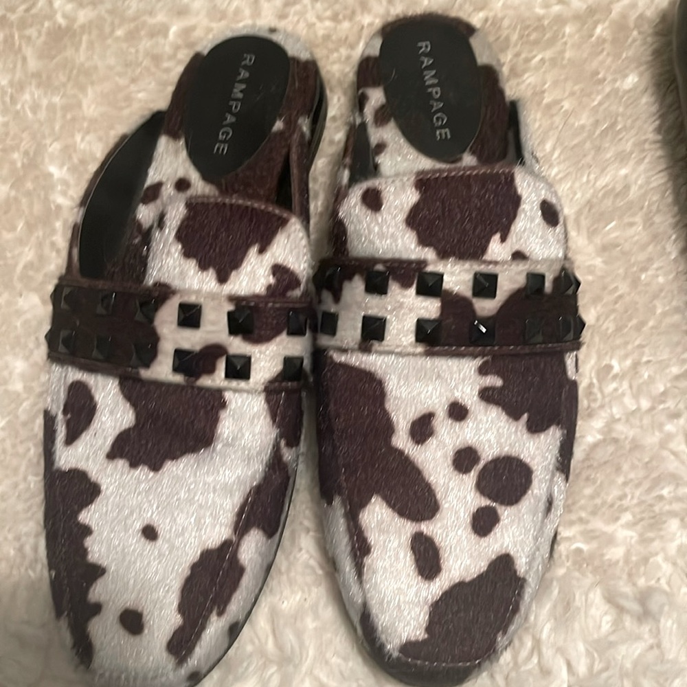 Women’s shoes size 9 flat slip one